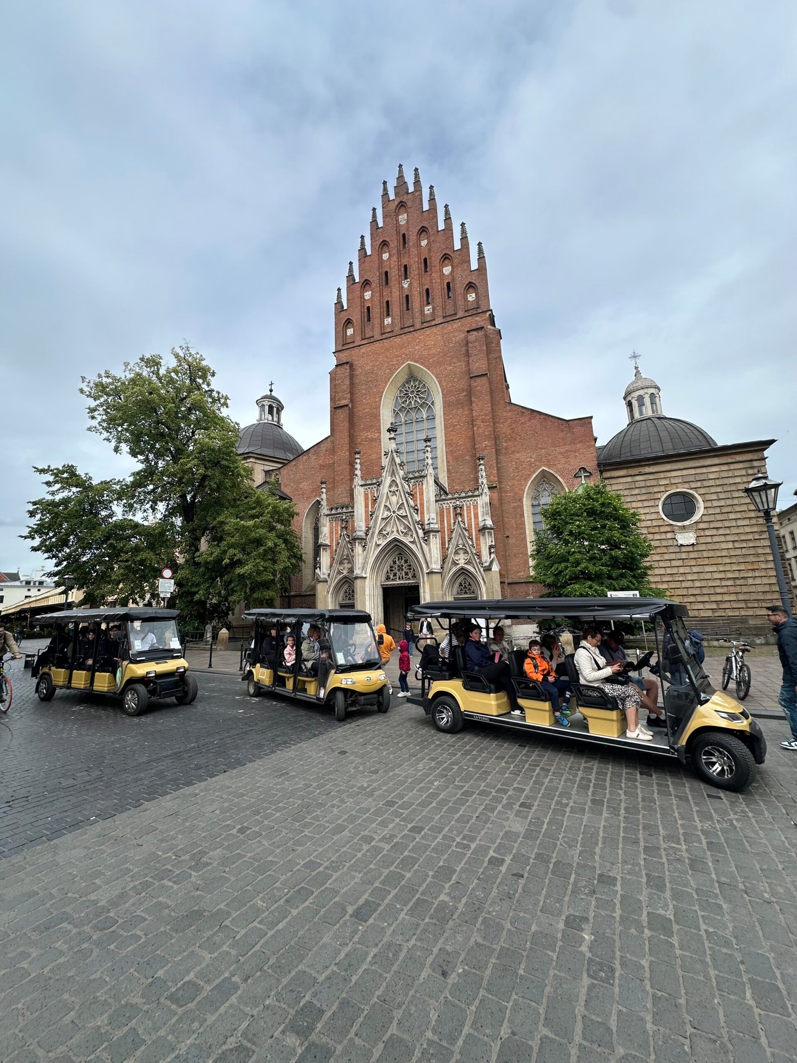 Krakow historical tours by golf cart